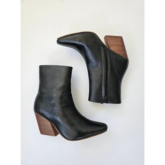 Journee Signature Hydra Angular Stacked Heel Booties Boots Black Size 7 NWT - Picture 1 of 7